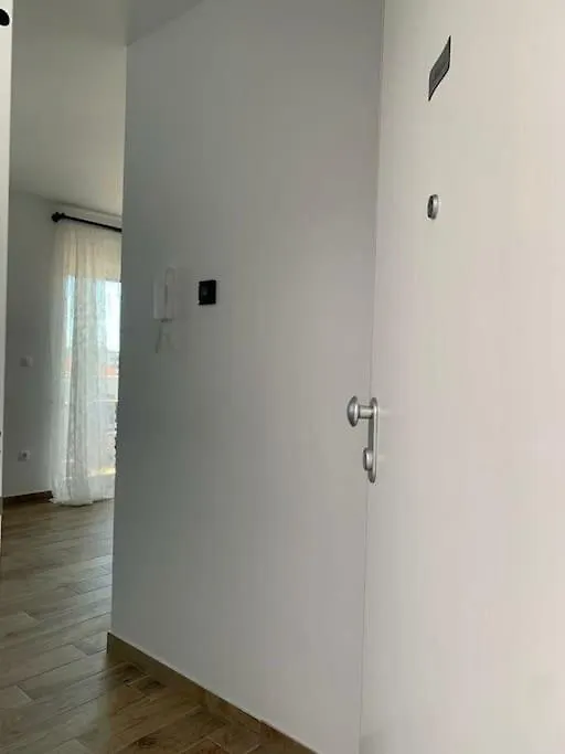 Tina'S Sunshine Apartment Трогир