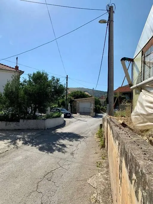 Tina'S Sunshine Apartment Trogir 0*,