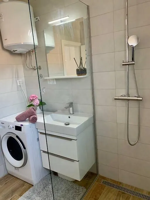 Tina'S Sunshine Apartment Трогир