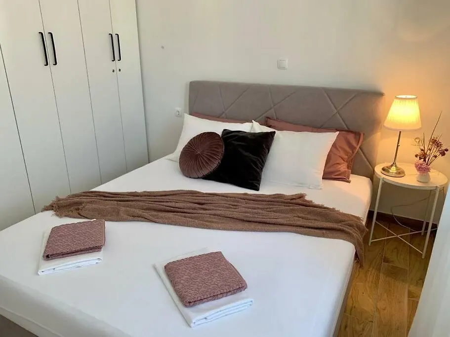 Tina'S Sunshine Apartment Trogir