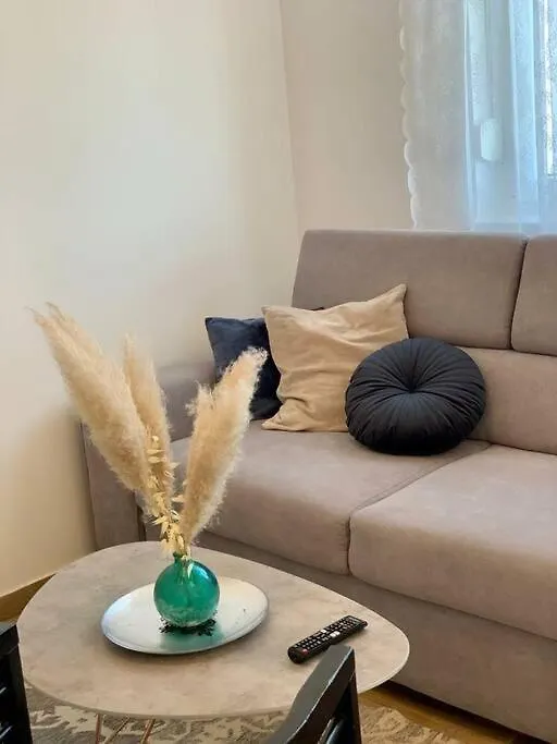 Tina'S Sunshine Apartment Трогир