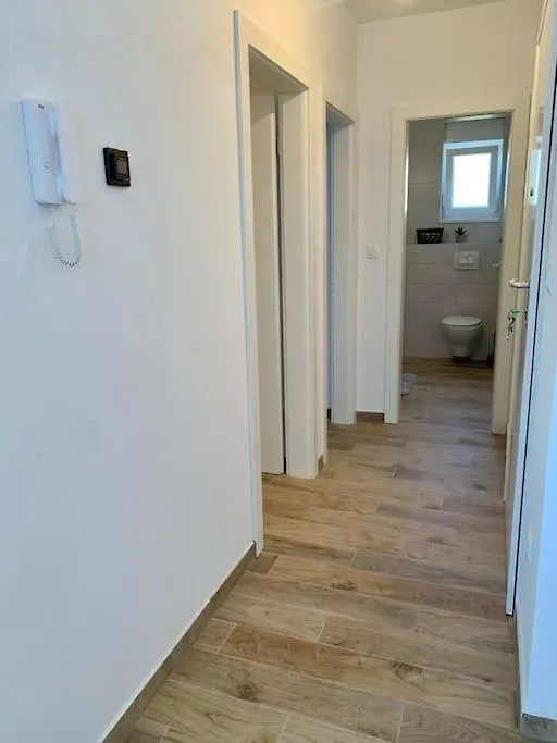 Tina'S Sunshine Apartment Трогир
